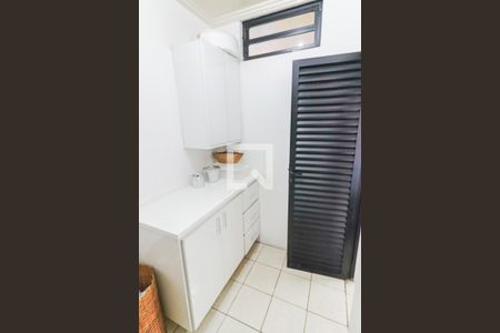 Apartamento à venda com 158m², 4 quartos e 2 vagas Apartamento à venda com 158m², 4 quartos e 2 vagasQuarto Serviço