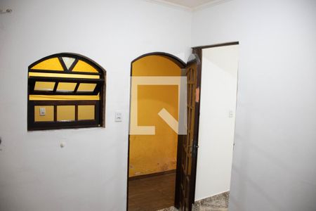 Sala de casa para alugar com 2 quartos, 85m² em Conjunto Residencial José Bonifácio, São Paulo