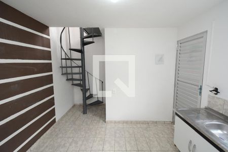 Sala/Cozinha de casa para alugar com 1 quarto, 35m² em Vila Constança, São Paulo