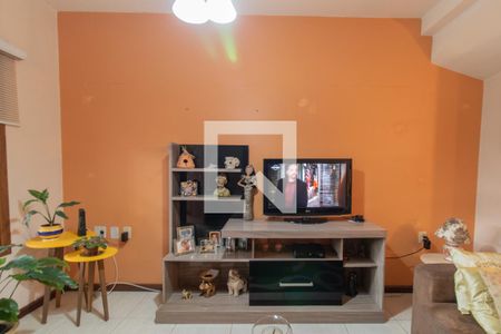 Sala de casa à venda com 2 quartos, 128m² em Vila Nova, Porto Alegre