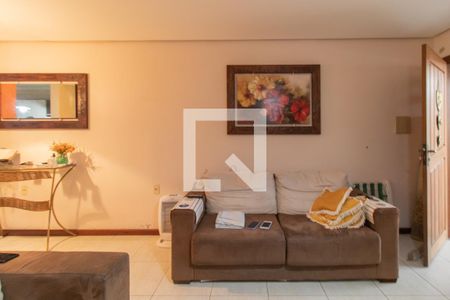 Sala de casa à venda com 2 quartos, 128m² em Vila Nova, Porto Alegre