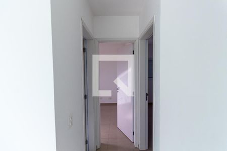 Corredor de apartamento para alugar com 2 quartos, 50m² em Cangaiba, São Paulo