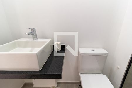 Banheiro de kitnet/studio para alugar com 1 quarto, 37m² em Cidade Mãe do Céu, São Paulo