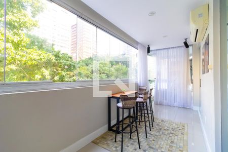 Sala de apartamento à venda com 2 quartos, 88m² em Barra da Tijuca, Rio de Janeiro