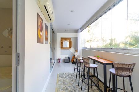 Sala de apartamento à venda com 2 quartos, 88m² em Barra da Tijuca, Rio de Janeiro