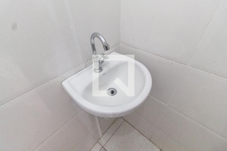 Banheiro de casa para alugar com 1 quarto, 40m² em Vila Amélia, São Paulo