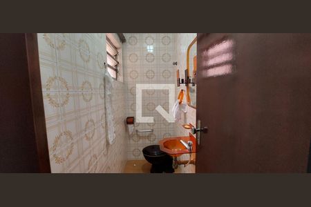 Lavabo de casa à venda com 5 quartos, 247m² em Vila Pires, Santo André