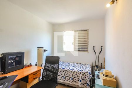 Quarto 1 de apartamento para alugar com 2 quartos, 50m² em Parque Pinheiros, Taboão da Serra