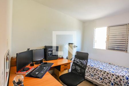 Quarto 1 de apartamento para alugar com 2 quartos, 50m² em Parque Pinheiros, Taboão da Serra