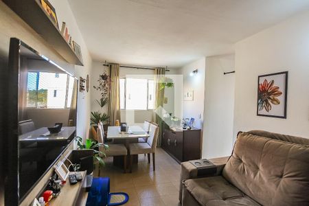 Sala de apartamento para alugar com 2 quartos, 50m² em Parque Pinheiros, Taboão da Serra
