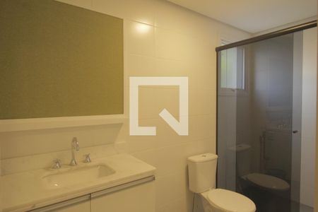 Banheiro de kitnet/studio para alugar com 1 quarto, 48m² em Rio Branco, Porto Alegre