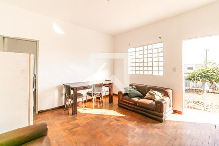 Sala de casa para alugar com 2 quartos, 89m² em Novo Glória, Belo Horizonte