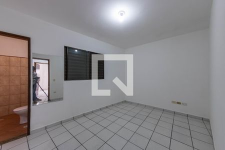 Suíte 2 de casa para alugar com 2 quartos, 72m² em Vila Ivone, São Paulo