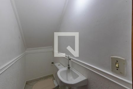 Lavabo de casa para alugar com 2 quartos, 72m² em Vila Ivone, São Paulo