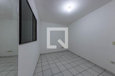 Suíte 2 de casa para alugar com 2 quartos, 72m² em Vila Ivone, São Paulo