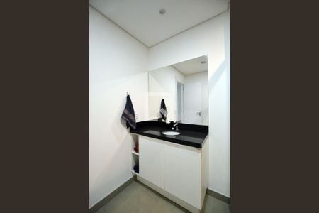 Banheiro de kitnet/studio para alugar com 1 quarto, 30m² em Centro Histórico, Porto Alegre