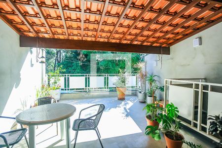 Varanda de casa à venda com 3 quartos, 131m² em Parque Monte Alegre, Taboão da Serra