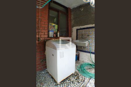 Casa à venda com 260m², 5 quartos e 3 vagas Casa à venda com 260m², 5 quartos e 3 vagasÁrea de Serviço