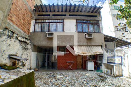 Casa à venda com 260m², 5 quartos e 3 vagas Casa à venda com 260m², 5 quartos e 3 vagasÁrea de Serviço