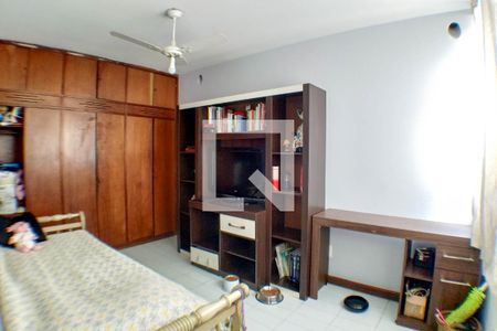 Casa à venda com 260m², 5 quartos e 3 vagas Casa à venda com 260m², 5 quartos e 3 vagasQuarto 2