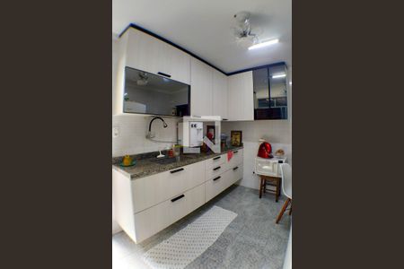 Casa à venda com 260m², 5 quartos e 3 vagas Casa à venda com 260m², 5 quartos e 3 vagasCozinha