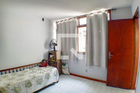 Casa à venda com 260m², 5 quartos e 3 vagas Casa à venda com 260m², 5 quartos e 3 vagasQuarto 1