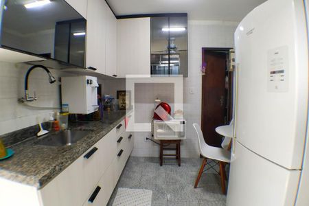 Casa à venda com 260m², 5 quartos e 3 vagas Casa à venda com 260m², 5 quartos e 3 vagasCozinha