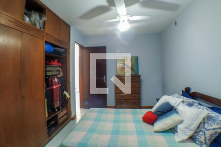 Casa à venda com 260m², 5 quartos e 3 vagas Casa à venda com 260m², 5 quartos e 3 vagasQuarto 3