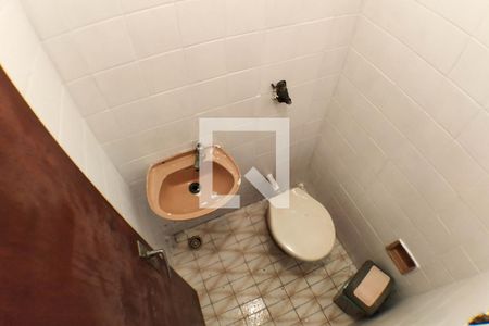 Casa à venda com 260m², 5 quartos e 3 vagas Casa à venda com 260m², 5 quartos e 3 vagasLavabo