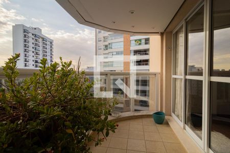 Varanda 1 da Sala de apartamento para alugar com 4 quartos, 250m² em Vila Suzana, São Paulo