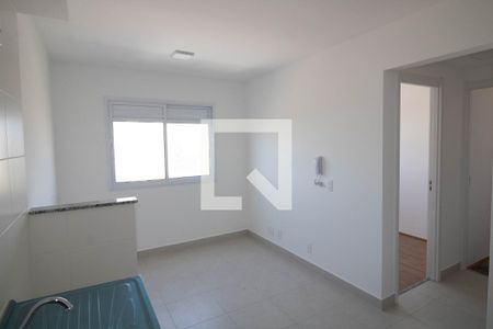 Sala/Cozinha de apartamento para alugar com 2 quartos, 32m² em Jardim Celeste, São Paulo