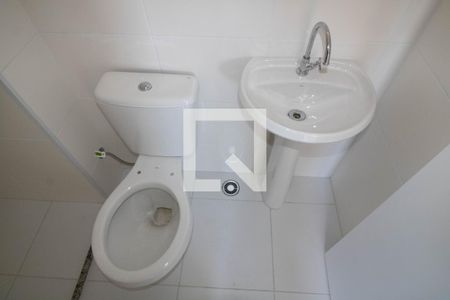 Banheiro de apartamento para alugar com 2 quartos, 32m² em Jardim Celeste, São Paulo