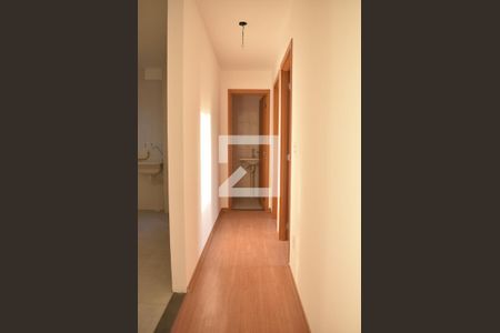 Corredor de apartamento para alugar com 2 quartos, 41m² em Inhoaíba, Rio de Janeiro