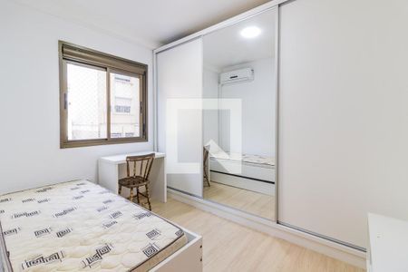 Dormitório de apartamento para alugar com 2 quartos, 70m² em Passo da Areia, Porto Alegre