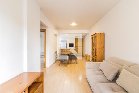 Sala de apartamento para alugar com 2 quartos, 70m² em Passo da Areia, Porto Alegre