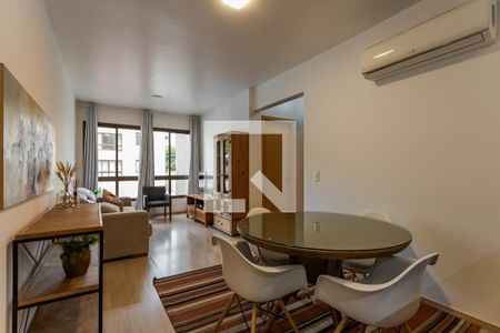 Sala de apartamento para alugar com 2 quartos, 70m² em Passo da Areia, Porto Alegre