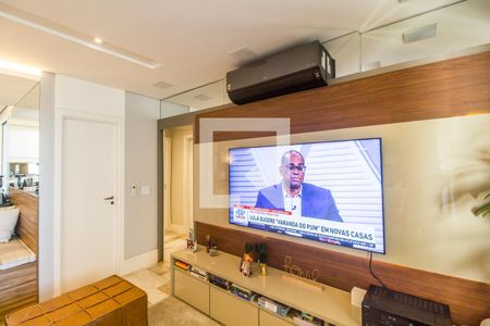 Sala de TV de apartamento à venda com 2 quartos, 104m² em Tamboré, Santana de Parnaíba