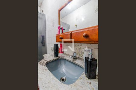 Banheiro de apartamento à venda com 1 quarto, 47m² em Menino Deus, Porto Alegre