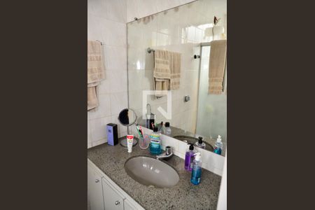  Banheiro 1 de apartamento à venda com 3 quartos, 110m² em Santo Antonio, Belo Horizonte