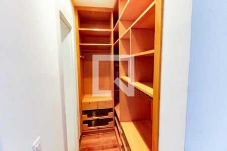 Closet do quarto de apartamento para alugar com 1 quarto, 83m² em Vila Andrade, São Paulo