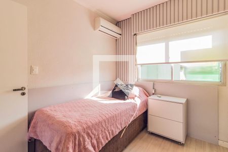 Dormitório de apartamento para alugar com 2 quartos, 57m² em Jardim Itu, Porto Alegre