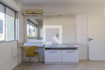 Dormitório 2 de apartamento para alugar com 2 quartos, 57m² em Jardim Itu, Porto Alegre