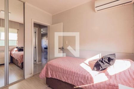 Dormitório de apartamento para alugar com 2 quartos, 57m² em Jardim Itu, Porto Alegre