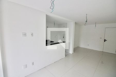 Sala de apartamento à venda com 2 quartos, 74m² em Recreio dos Bandeirantes, Rio de Janeiro