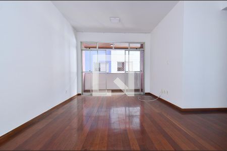 Sala de estar de apartamento à venda com 3 quartos, 125m² em Ipiranga, Belo Horizonte