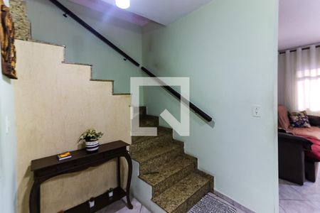 Escada de casa à venda com 3 quartos, 132m² em Vila Baruel, São Paulo