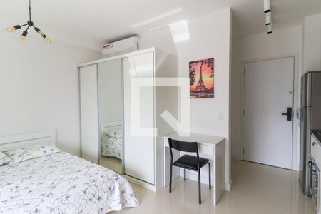 Sala de kitnet/studio para alugar com 1 quarto, 30m² em Campo Belo, São Paulo