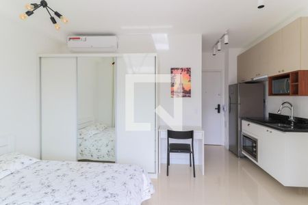 Sala/Quarto de kitnet/studio para alugar com 1 quarto, 30m² em Campo Belo, São Paulo