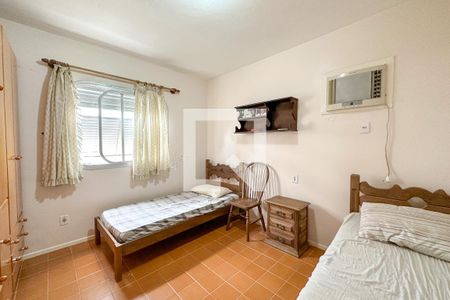 Suíte  de apartamento para alugar com 2 quartos, 97m² em Jardim Tres Marias, Guarujá