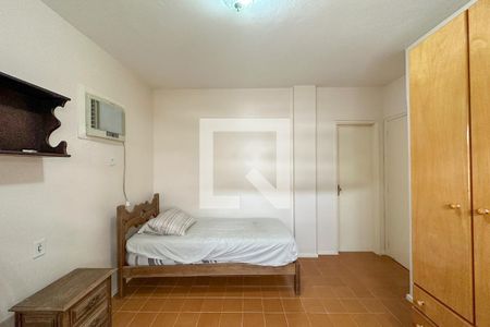 Suíte de apartamento para alugar com 2 quartos, 97m² em Jardim Tres Marias, Guarujá